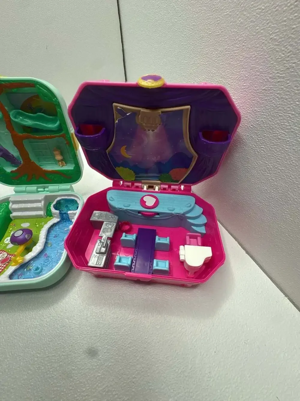 Polly Pocket Assorted Bundle (Flamingo, Narwhal, Picnic, and Theater)